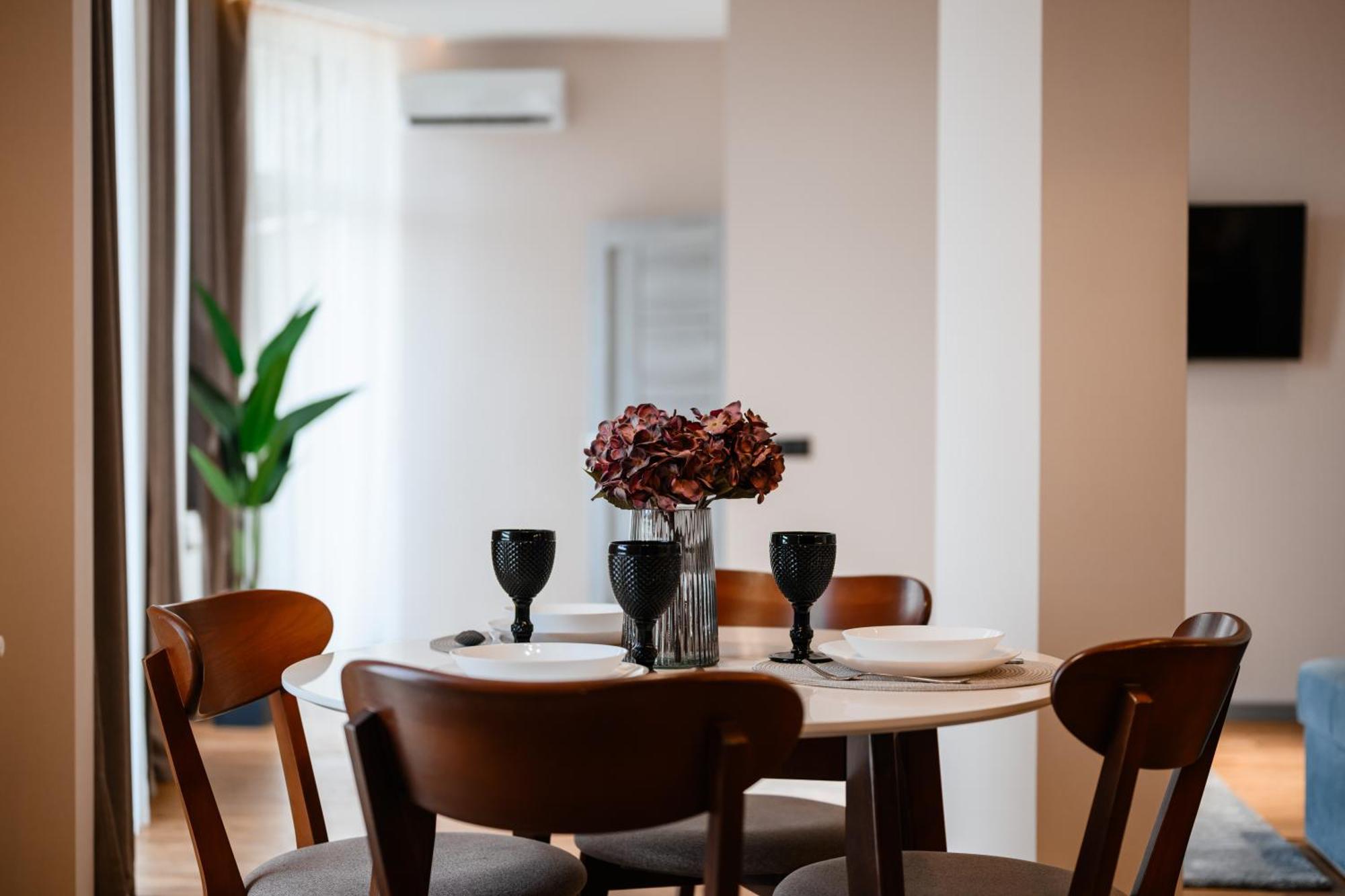 Luxury Apartments Smart House 우주고로트 외부 사진