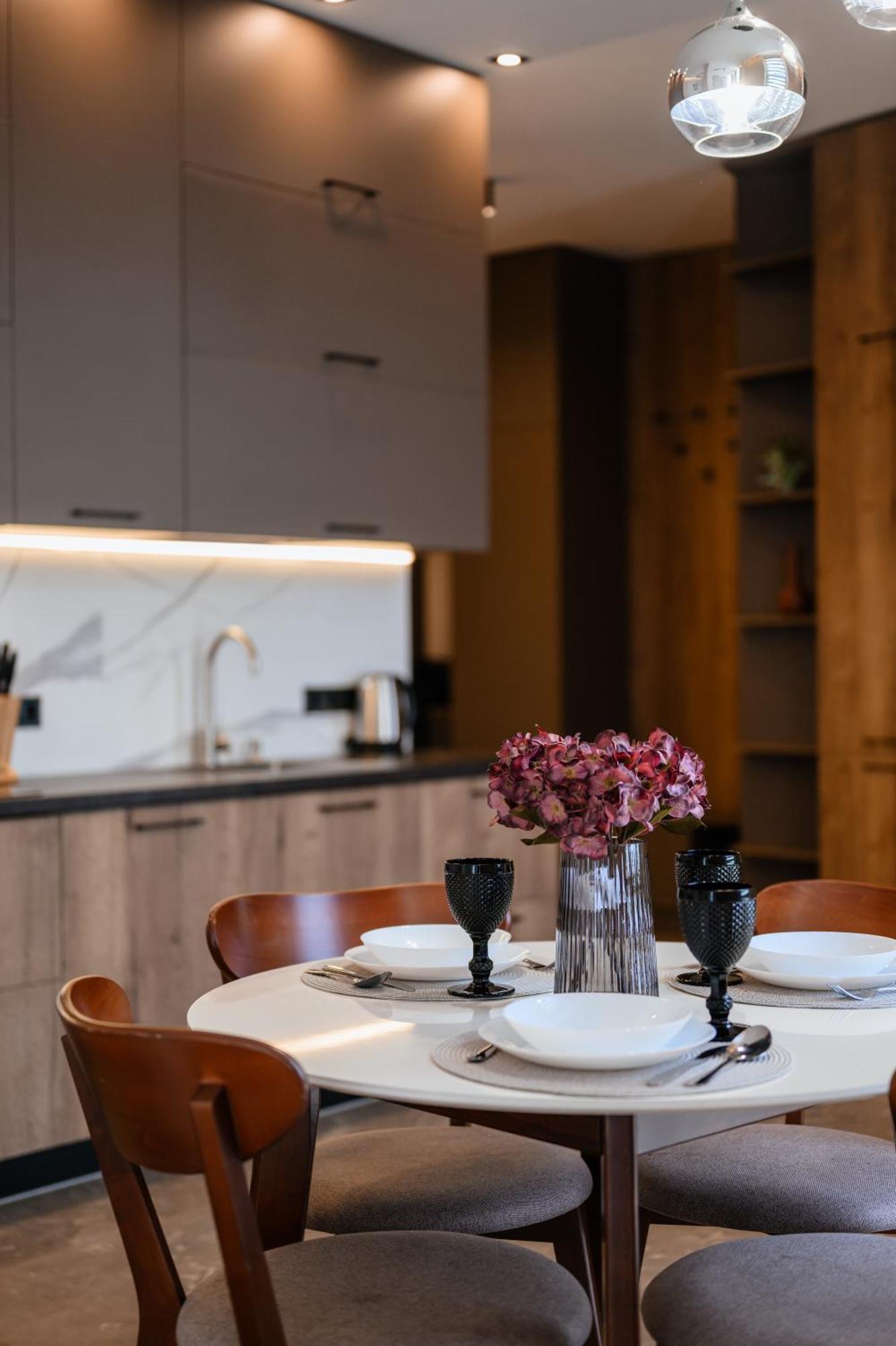 Luxury Apartments Smart House 우주고로트 외부 사진