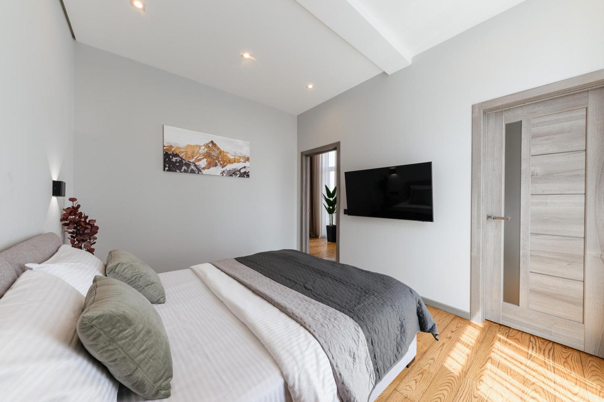 Luxury Apartments Smart House 우주고로트 외부 사진