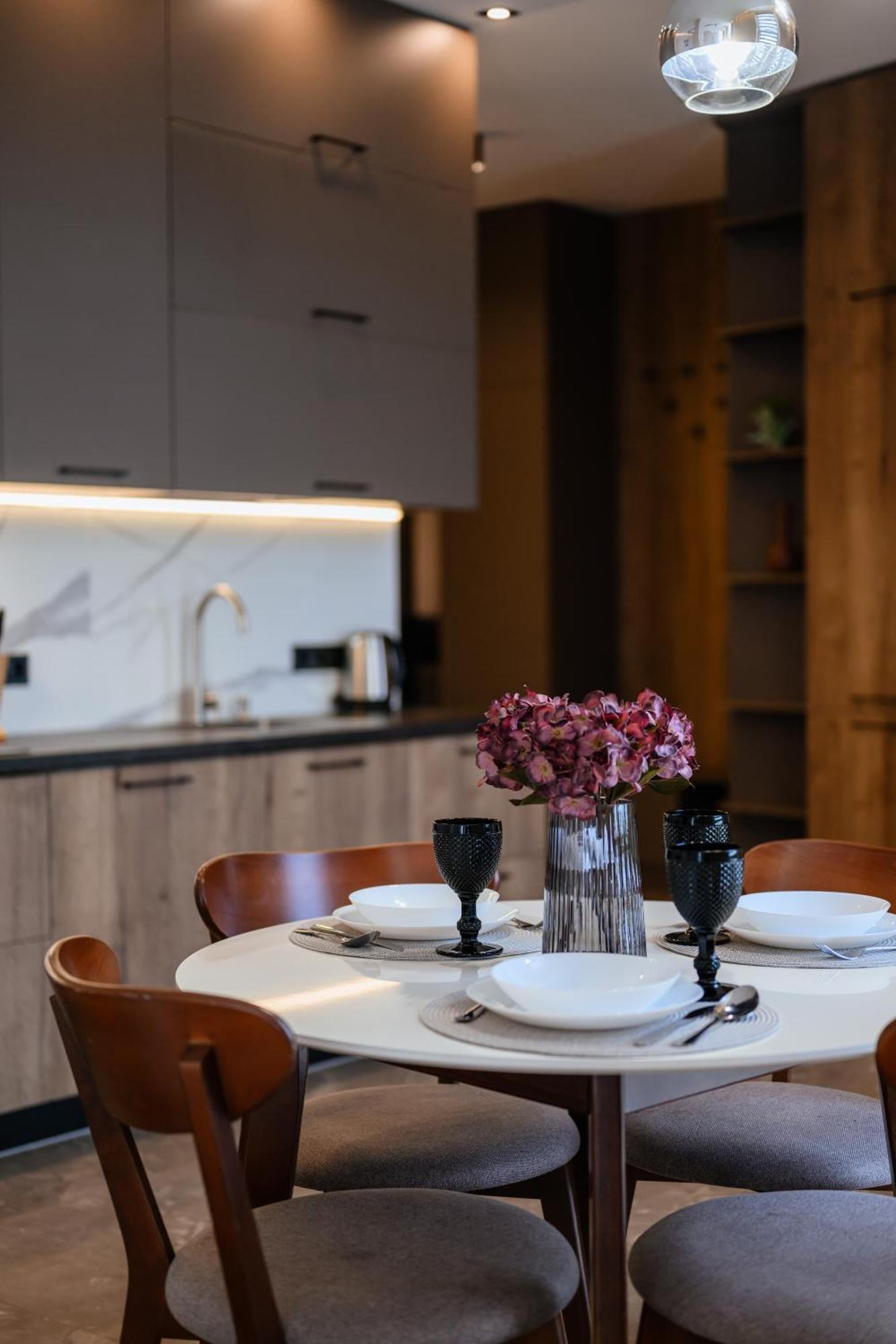 Luxury Apartments Smart House 우주고로트 외부 사진